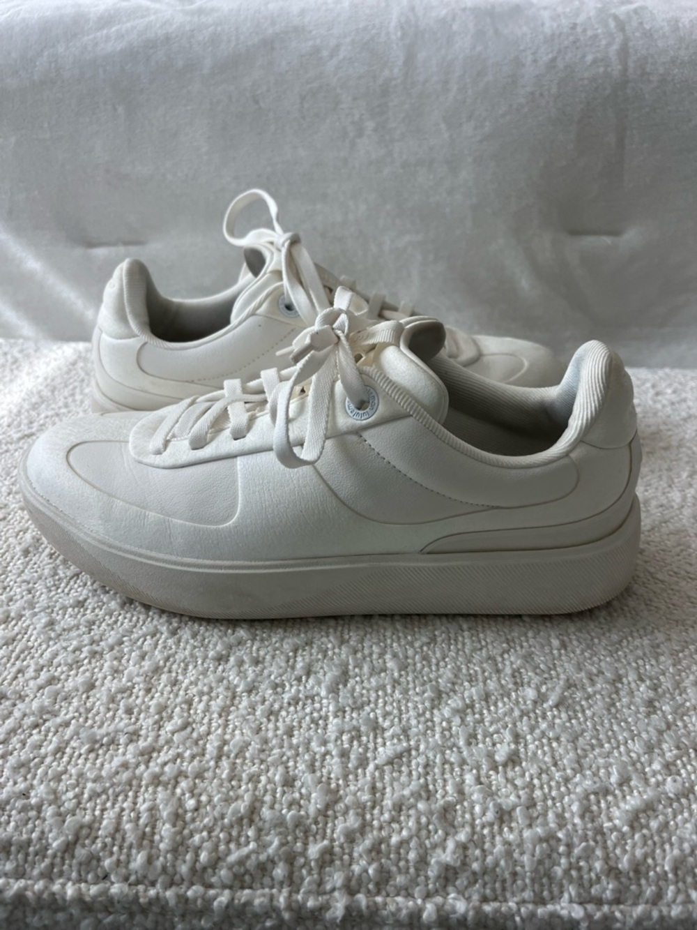 lululemon athletica Off-White Cream Low-Top Platform Sneakers
